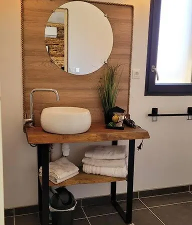 Nidamour La Colombe Romantique Avec Privatif Interieur Castels-et-bezenac Bézenac